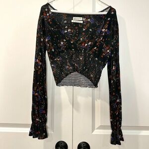 Long Sleeve floral cropped top from Urban Outfitters Size M